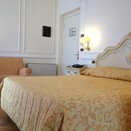 호텔 Grand Balbi 4*